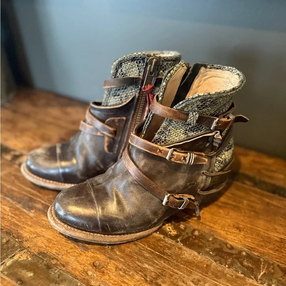 Freebird Crue Leather Ankle Boots with Straps, Sz 8 - Picture 2 of 7